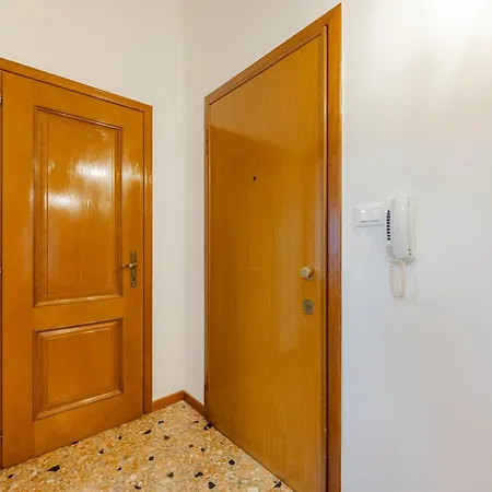 Tatiana Flat-10 Minutes From * Velence