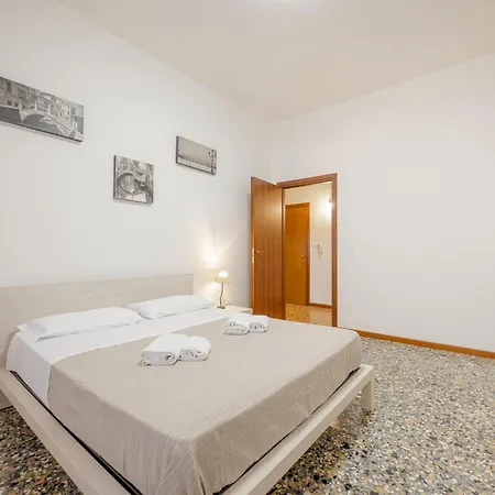 Tatiana Flat-10 Minutes From Apartman