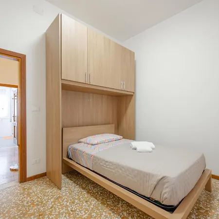 Tatiana Flat-10 Minutes From Apartman Velence
